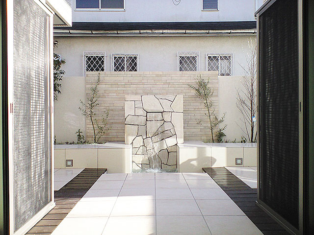 No.1029：ウッドデッキかタイルデッキか