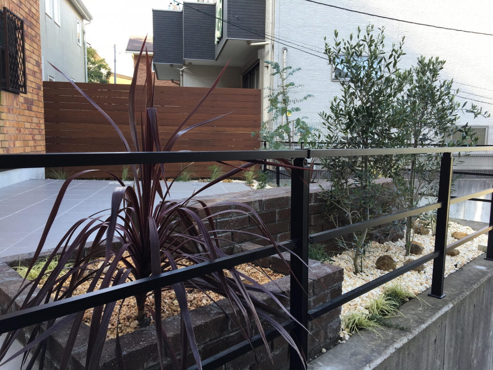 外から見た植栽の様子 外から見た植栽の様子