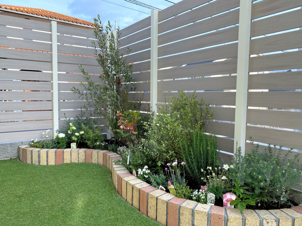 花壇は曲線を大切に