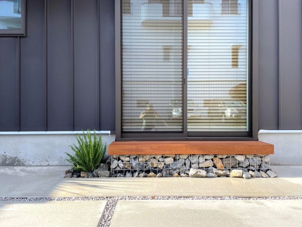 完成したガビオンベンチ