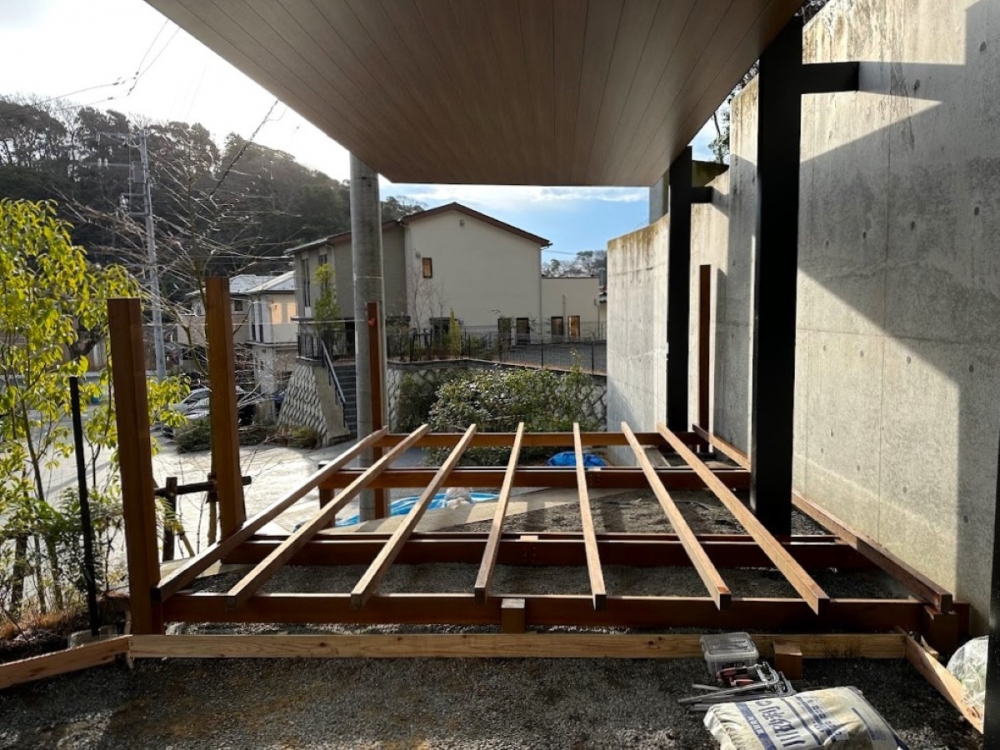 No.1198：三角の変形地と擁壁の高低差を活かした外構設計