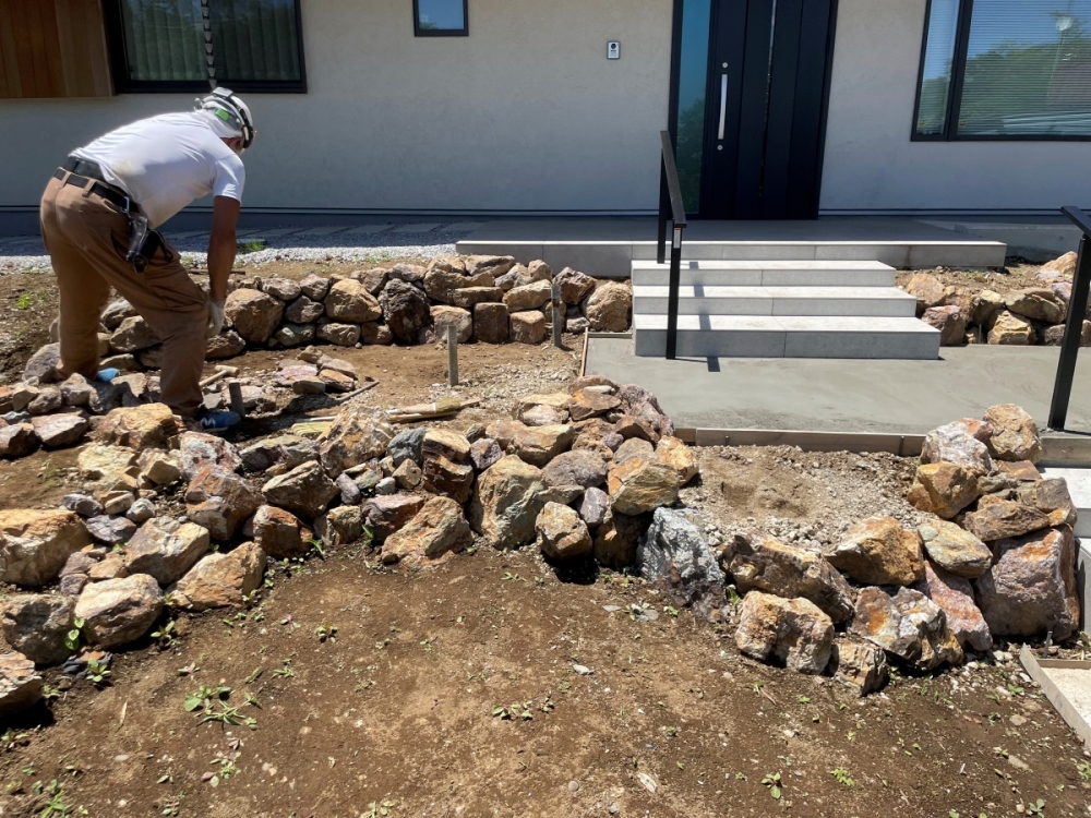 No.1204：石積み職人による石の積み方