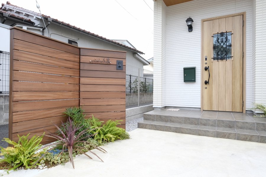 Wooden Welcome Wall and Wooden Cover for a Bathroom