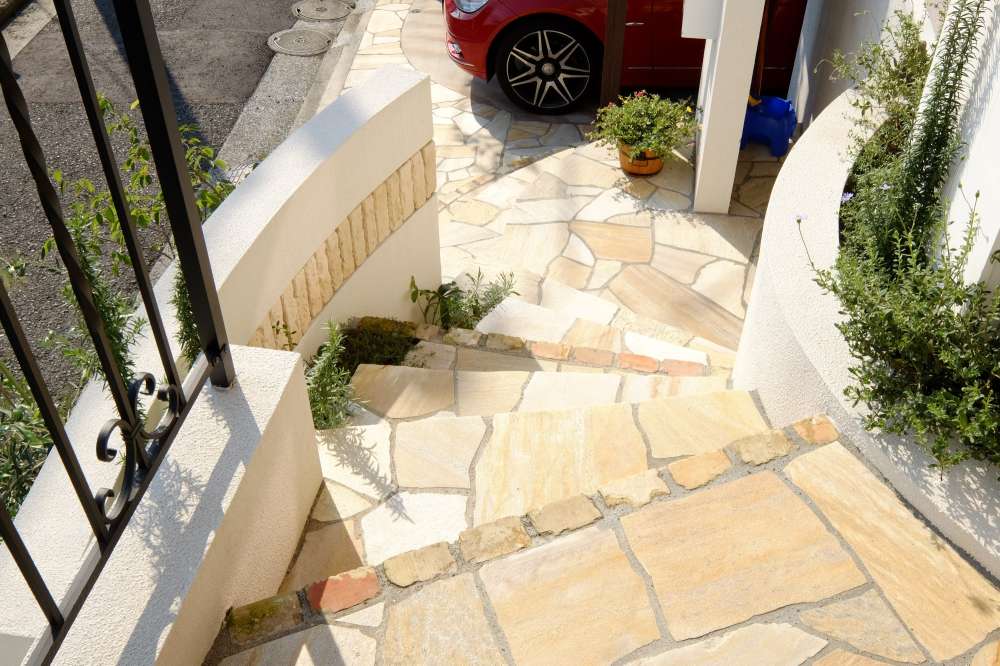 自然石貼り階段