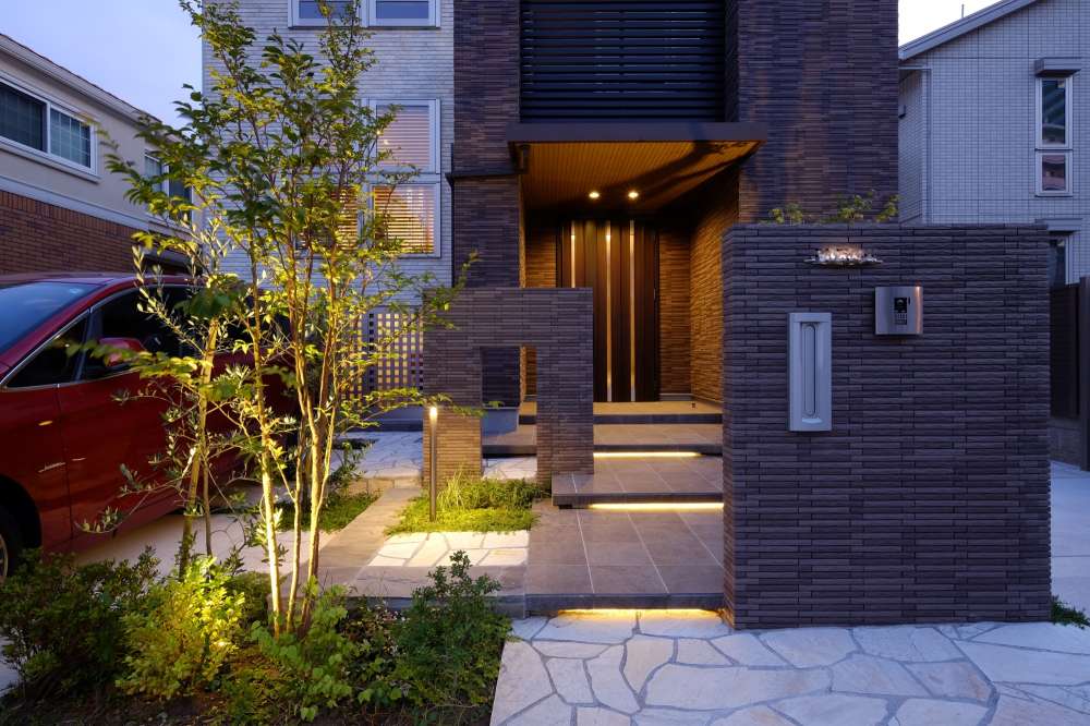 アプローチのライティング、フロート階段