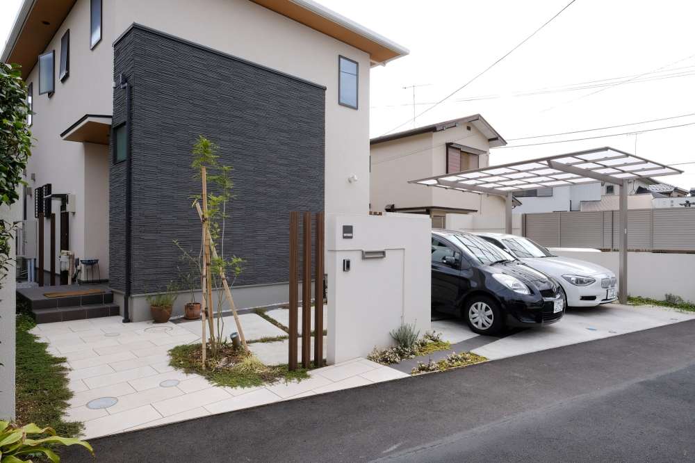 建物とアプローチを含めた外構全体図