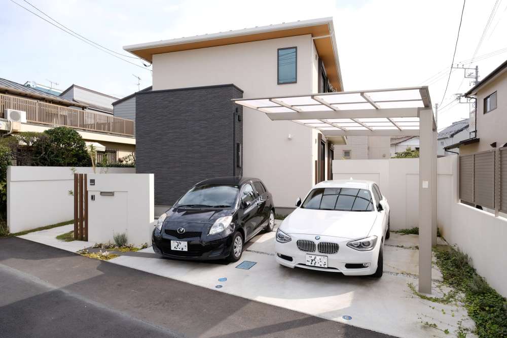 建物と駐車場を含めた外構全体図