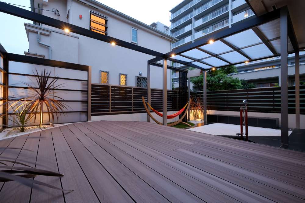 樹ら楽ステージ木彫とプラスGのエクステリア
