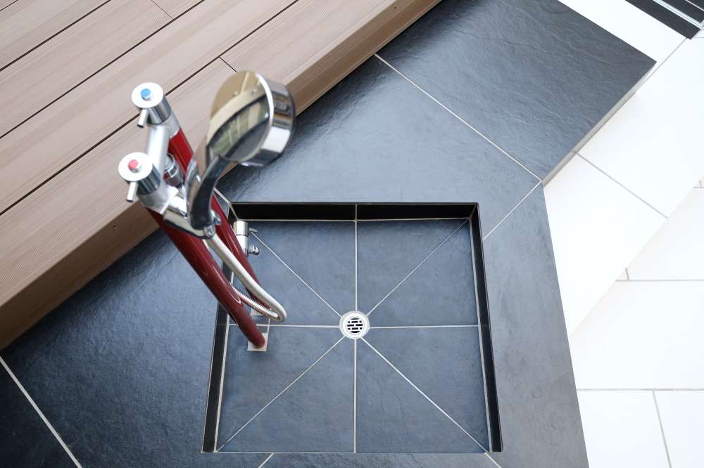 立水栓はオンリーワンのジラーレデュエTypeC　二口水栓柱 温水混合