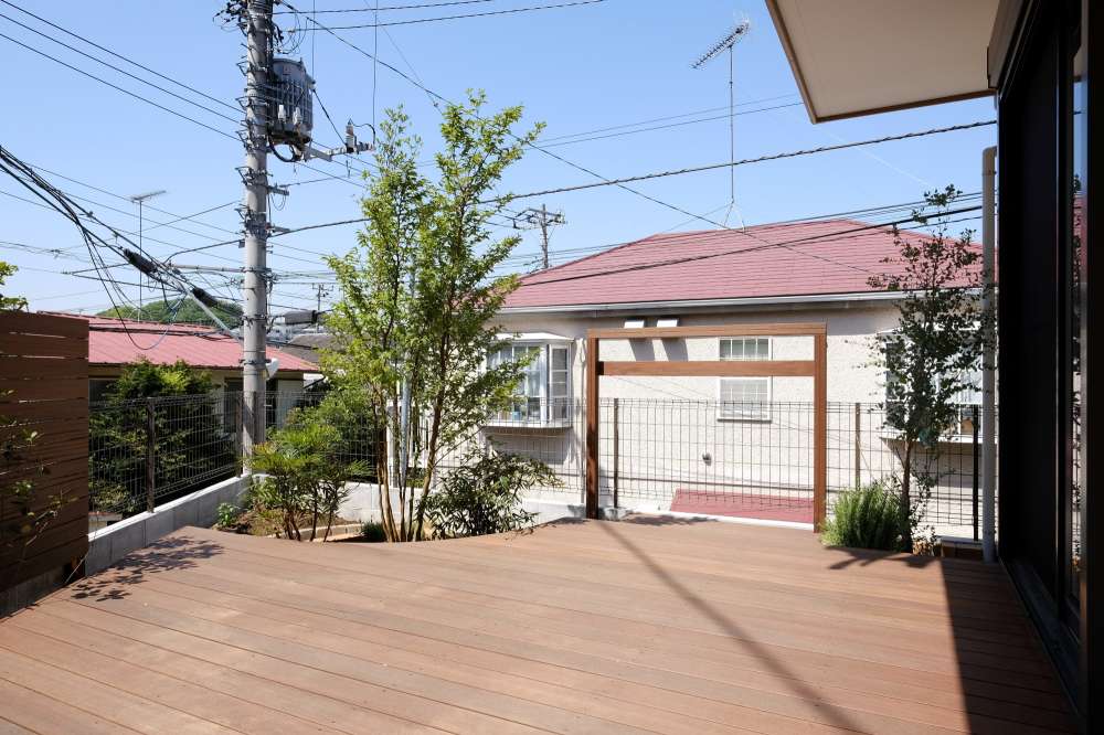 別の角度から見るウッドデッキ