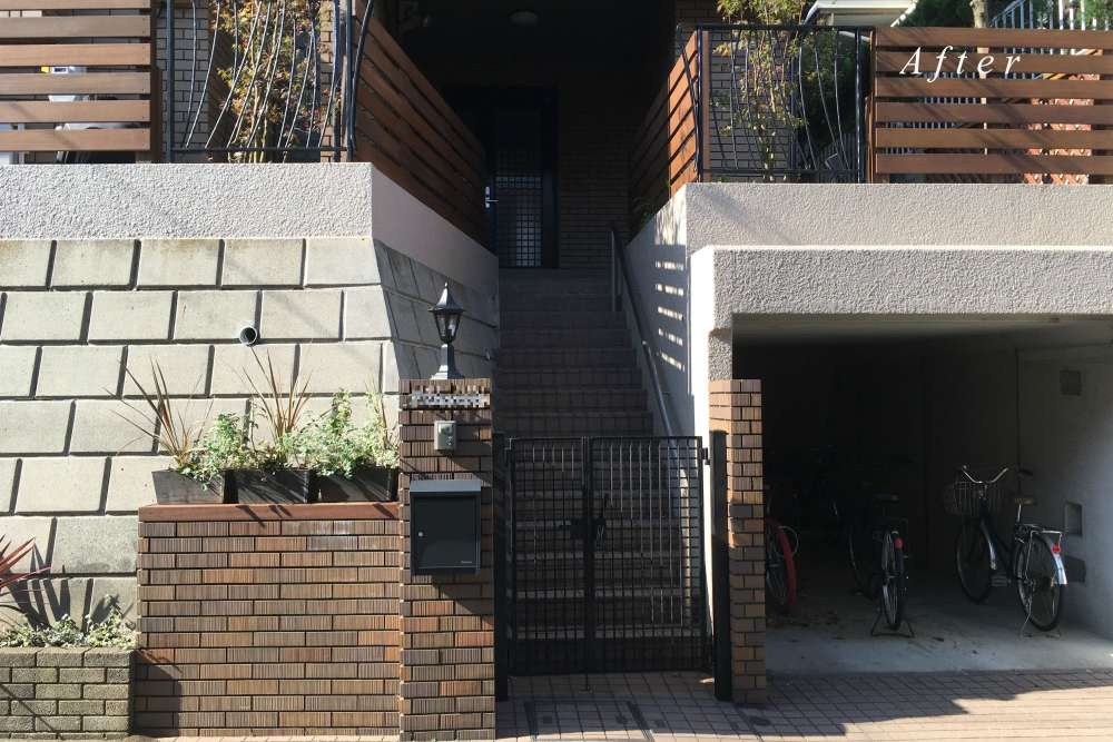 ナチュラルなウッドフェンス