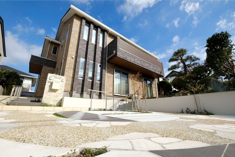 質感の違ったタイルアプローチ