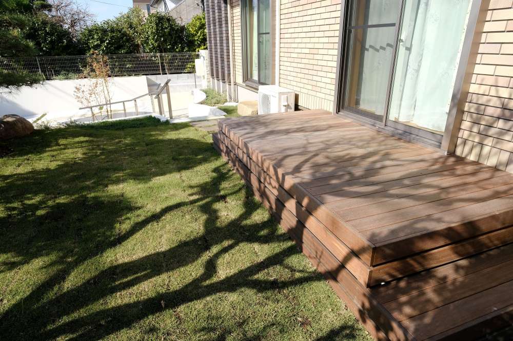 ハードウッドデッキ