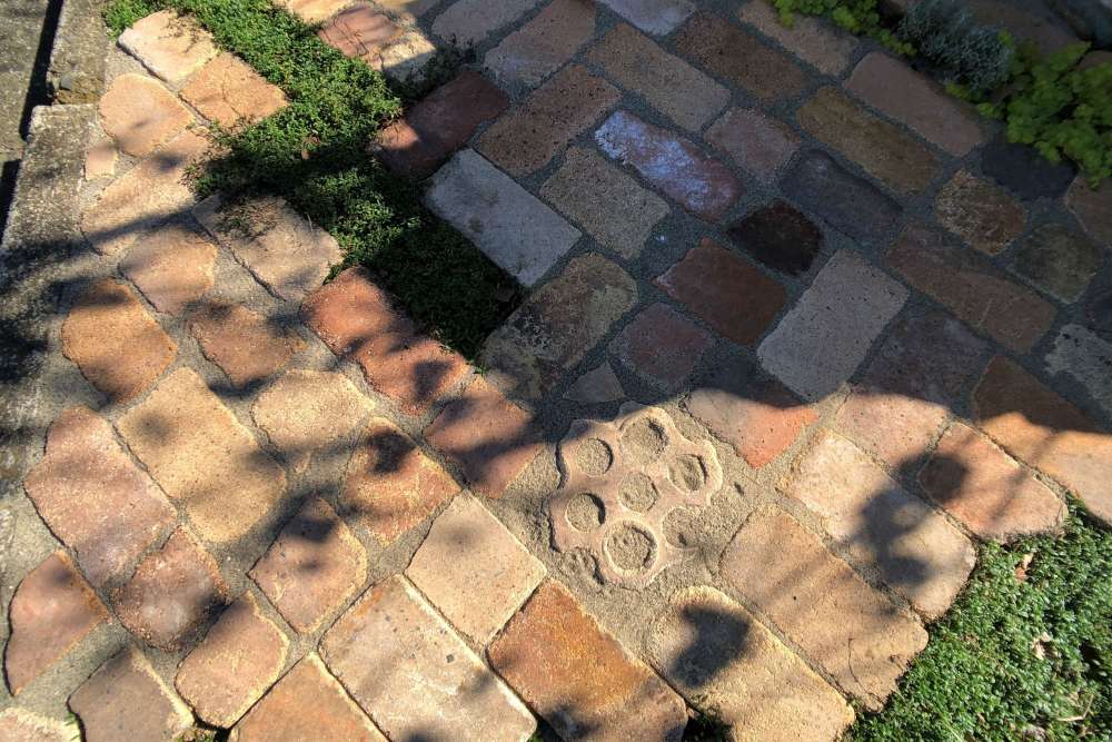 ハニーコムハーフのレンガ