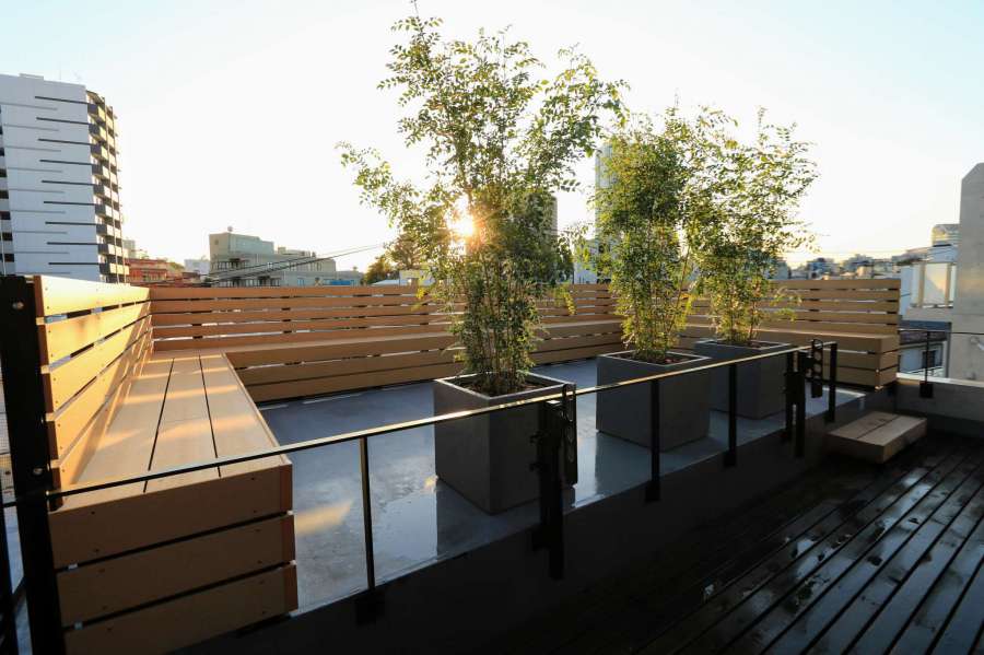 都会のど真ん中とは思えない広い空