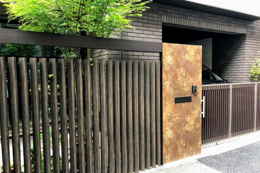 スリットをデザインの基軸にしたファサード