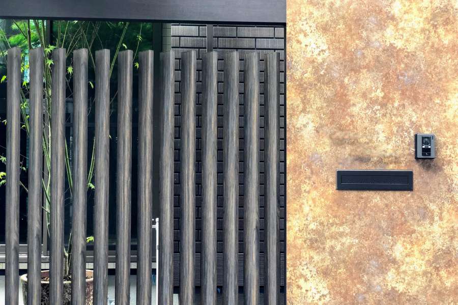 高級感あるエッチング風の門柱