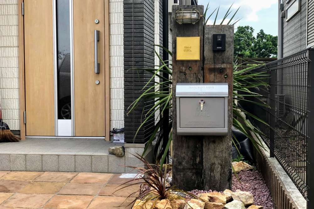 西海岸風の門柱