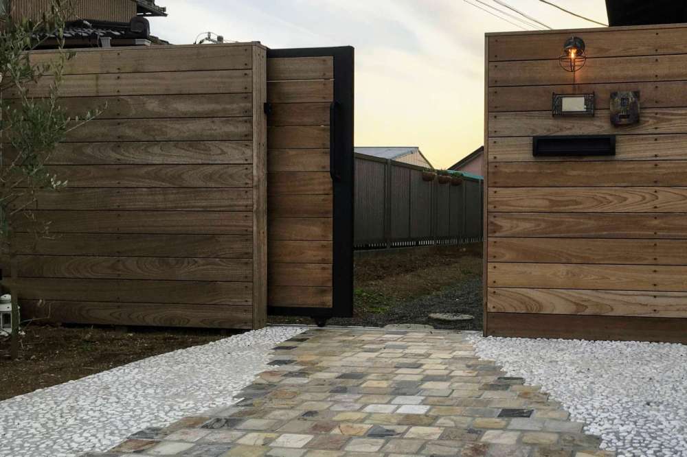 スライドドアを開くと・・・