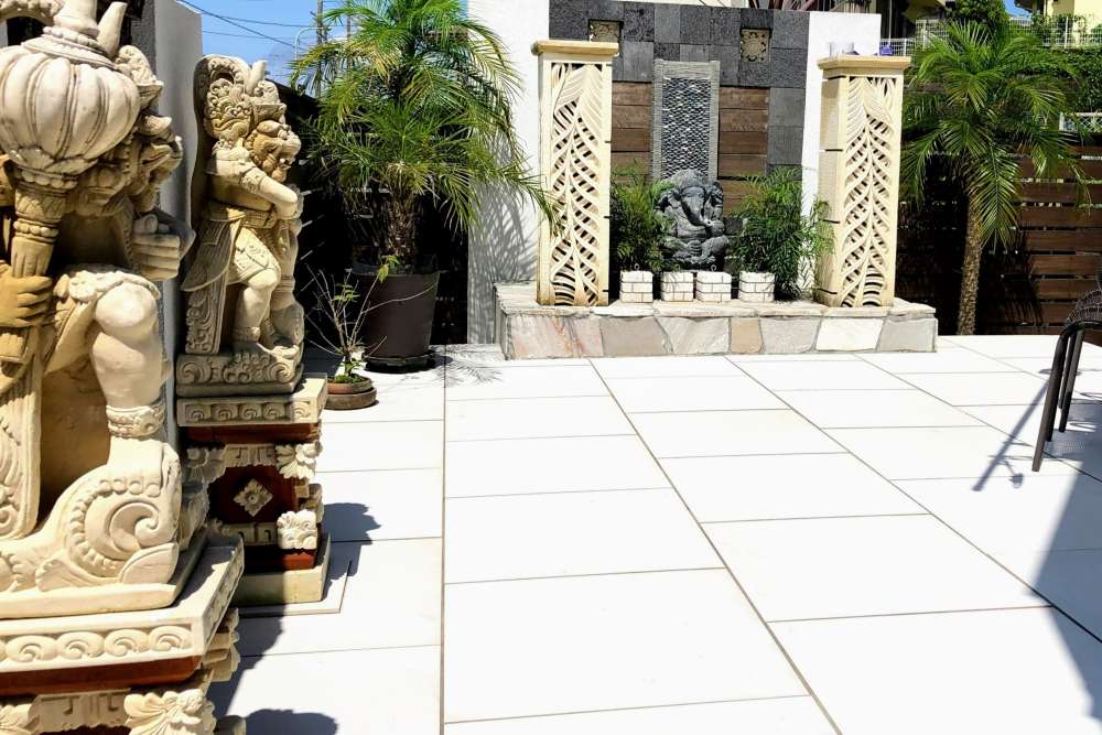 東南アジアの香り漂うガーデンテラス