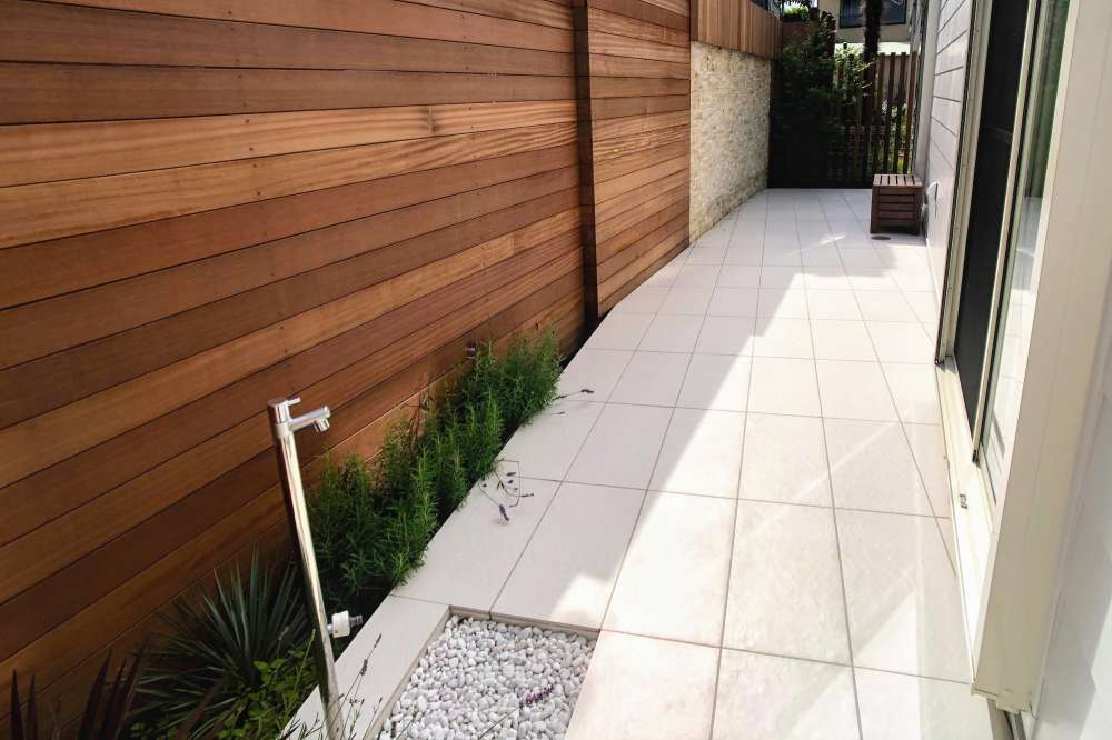 狭小地に関する外構の施工事例