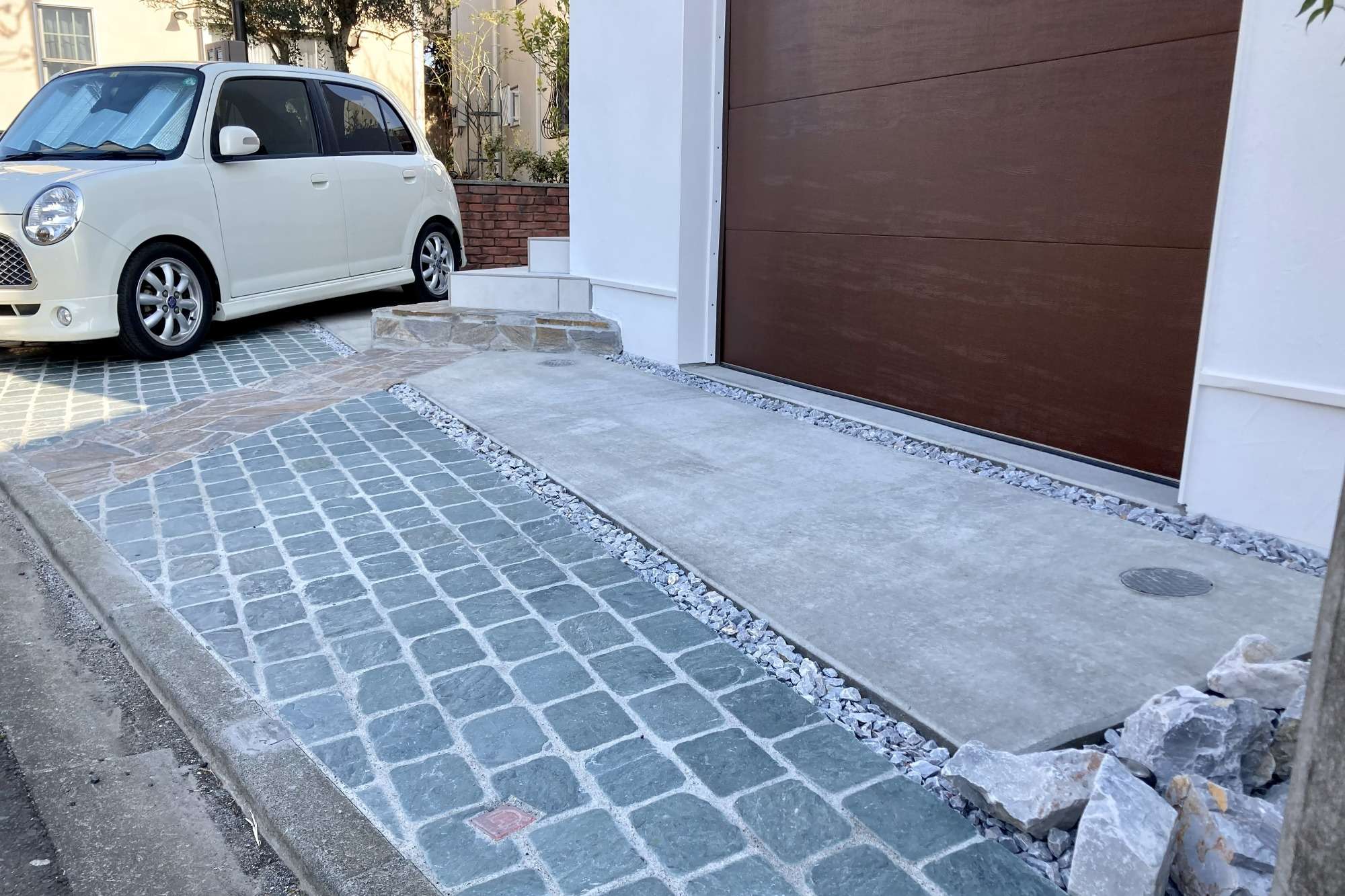 インナーガレージ前