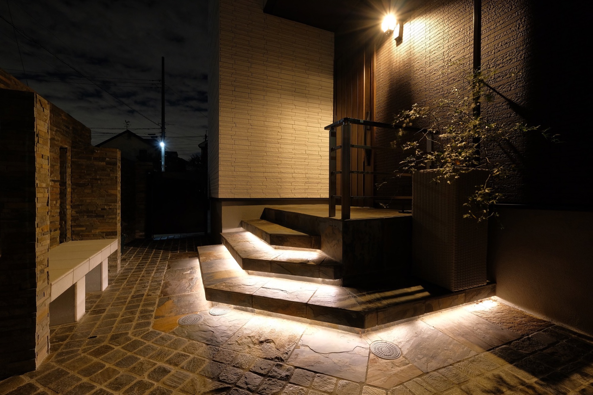 浮き階段のライトアップ