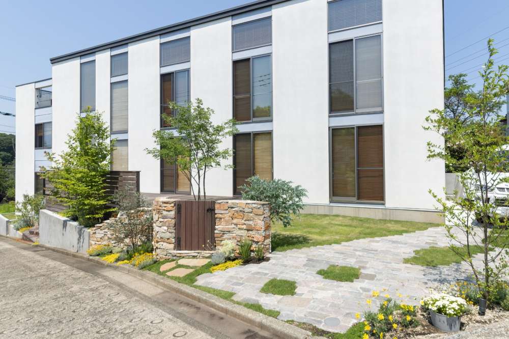 愛犬と過ごすお庭は、ヴィンテージテイストに