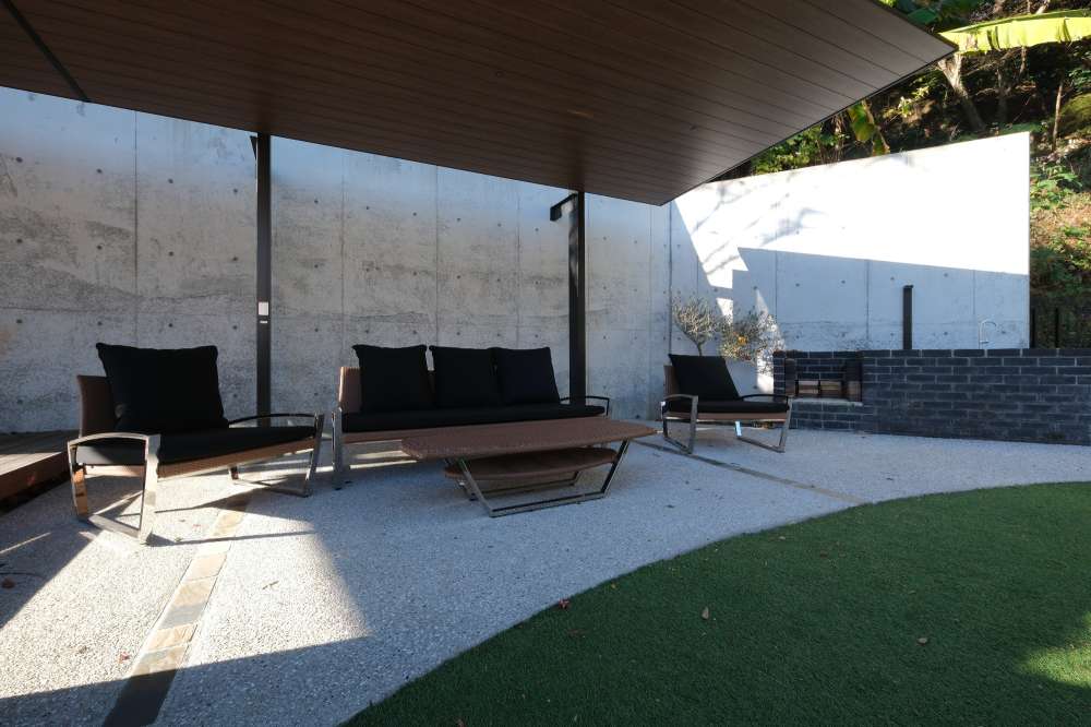 曲線状の洗い出しコンクリートでコスパの良い土間コン
