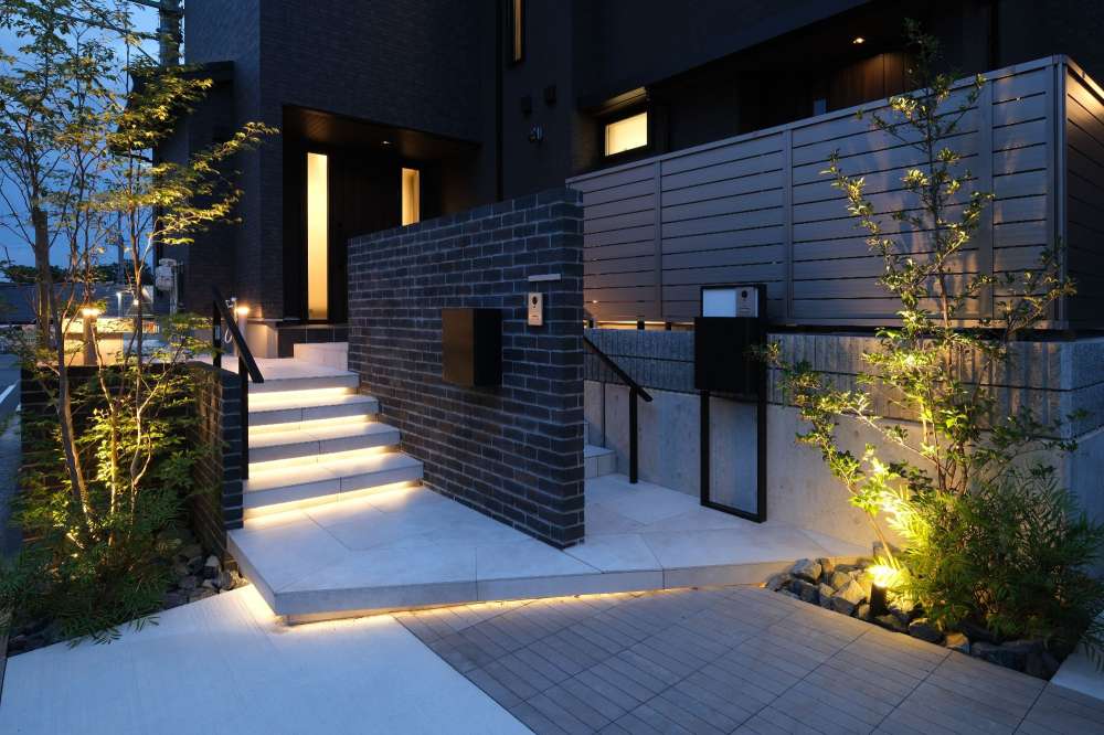2世帯住宅のライトアップ