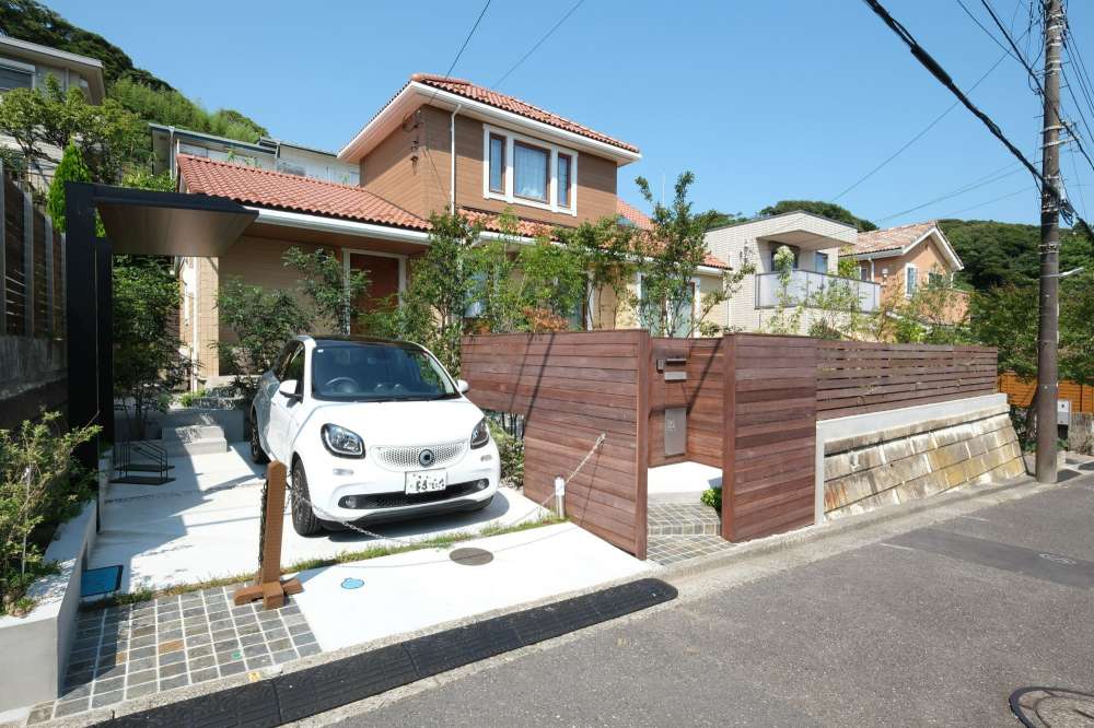 樹々で囲んだ外構デザイン