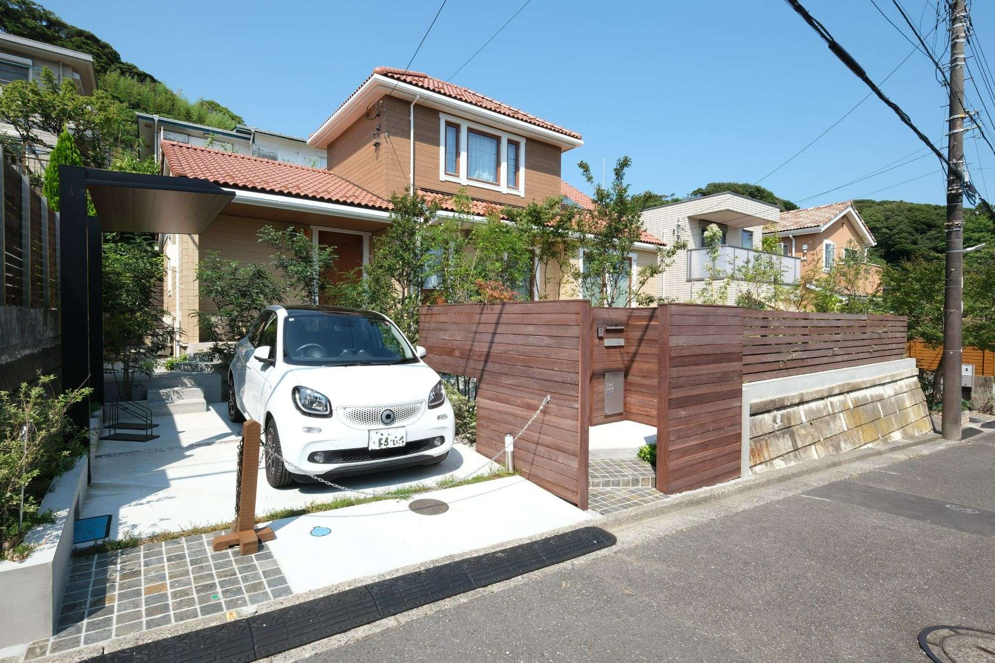 樹々で囲んだ外構デザイン