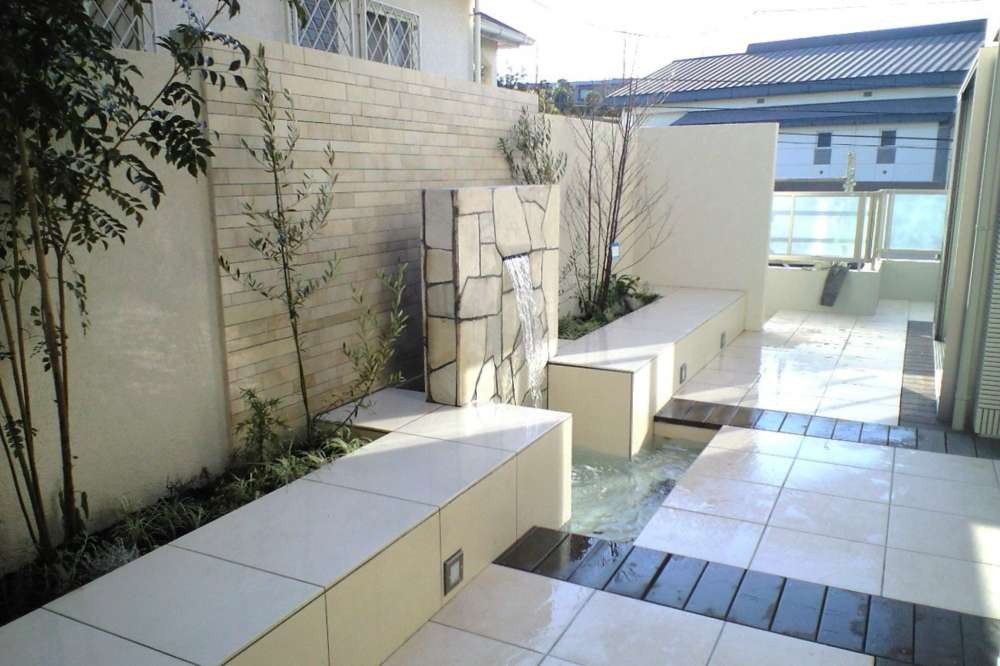 ホテルのエントランス