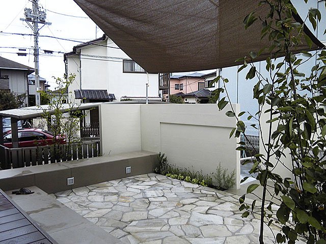 ベンチ、タイル、フットライト、オーニング