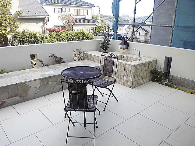 人の目を気にせずくつろぐ空間