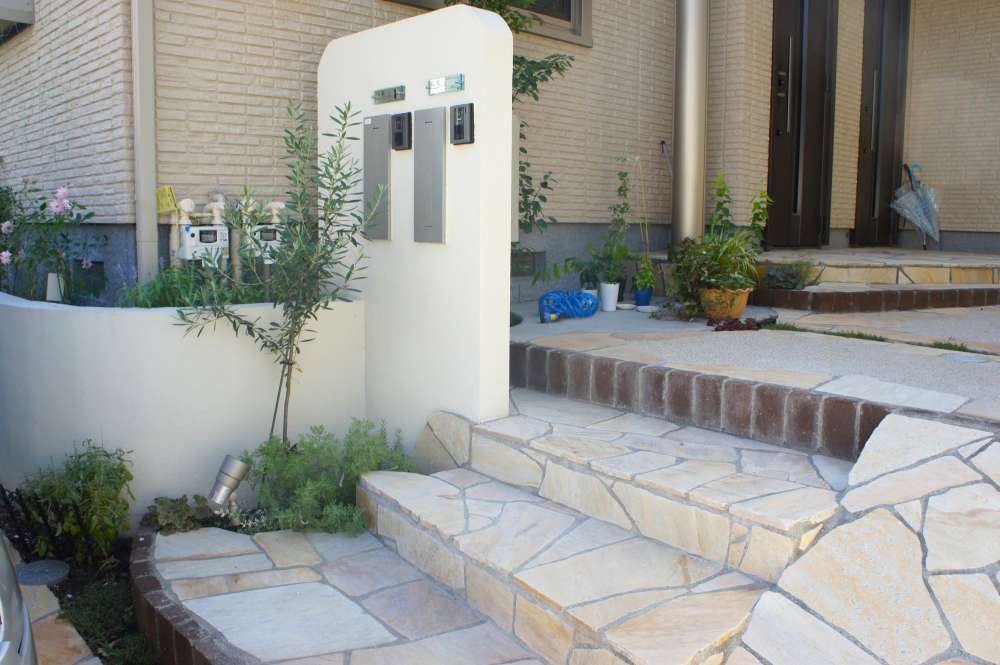 ナチュラルな雰囲気のアプローチ