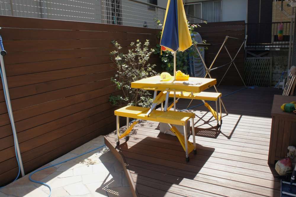 ウッドデッキとウッドフェンス