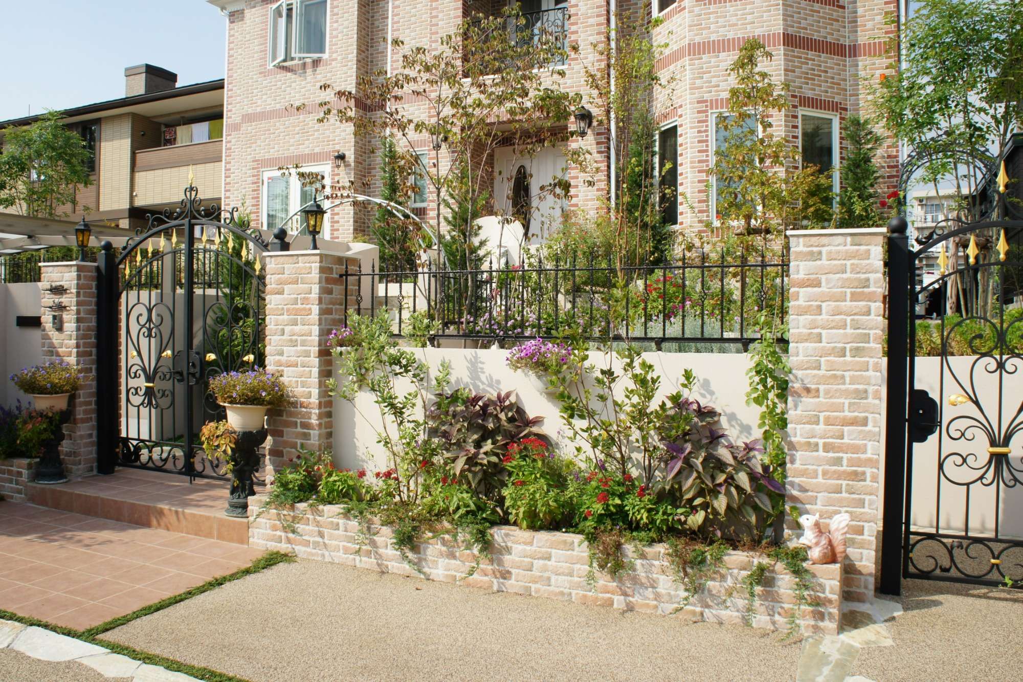 イングリッシュガーデンが広がるのクローズド外構