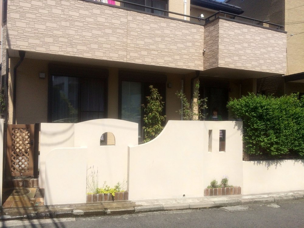 スリットのある門柱